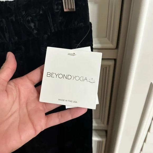 Beyond Yoga Black and Gray Wide Leg Pants - Picture 7 of 11